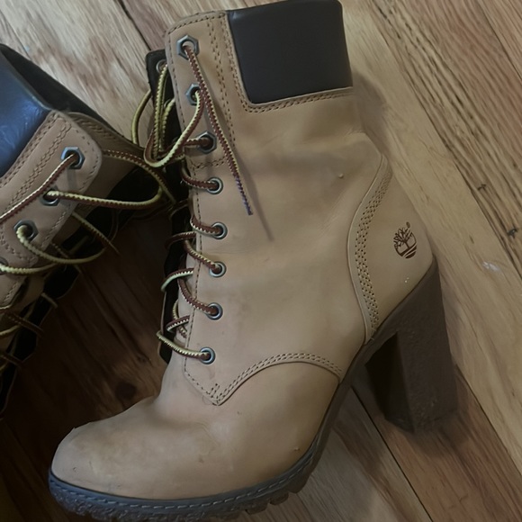 Timberland 5.5 women’s work boots nyc style laced up euc heeled - Picture 3 of 7